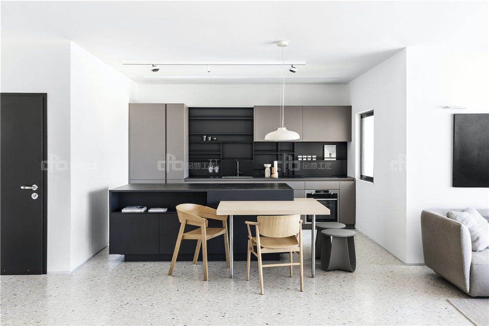 整木定制門(mén)店要不要做板式的？(圖1)