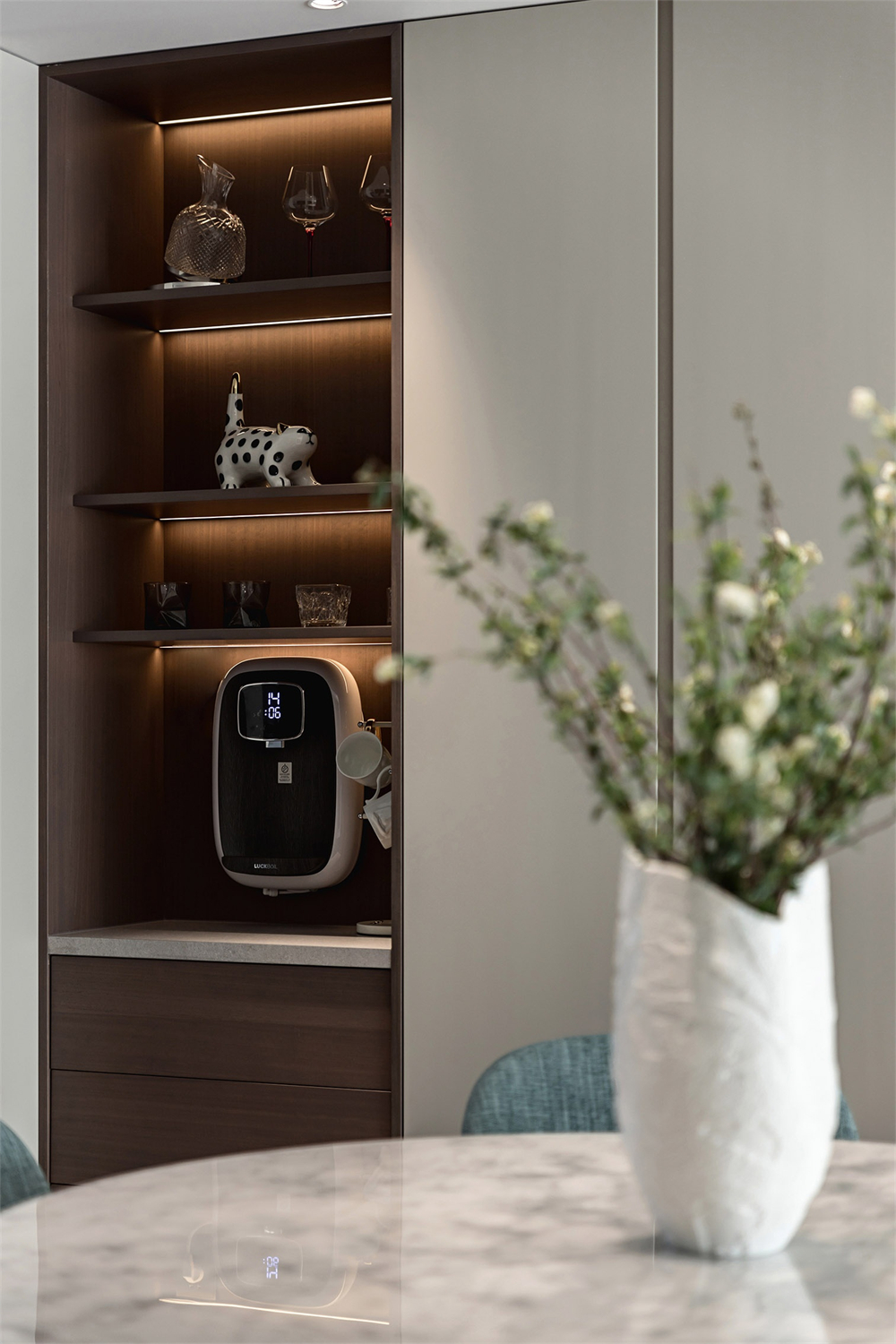 180㎡現(xiàn)代極簡復式,生活中的藝術感(圖7) 7.jpg