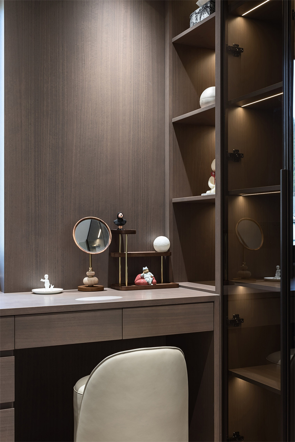 180㎡現(xiàn)代極簡復式,生活中的藝術感(圖16) 17.jpg