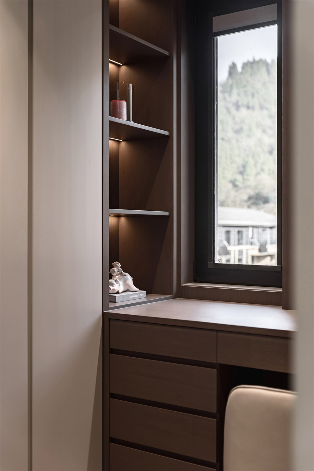 180㎡現(xiàn)代極簡復式,生活中的藝術感(圖17) 18.jpg